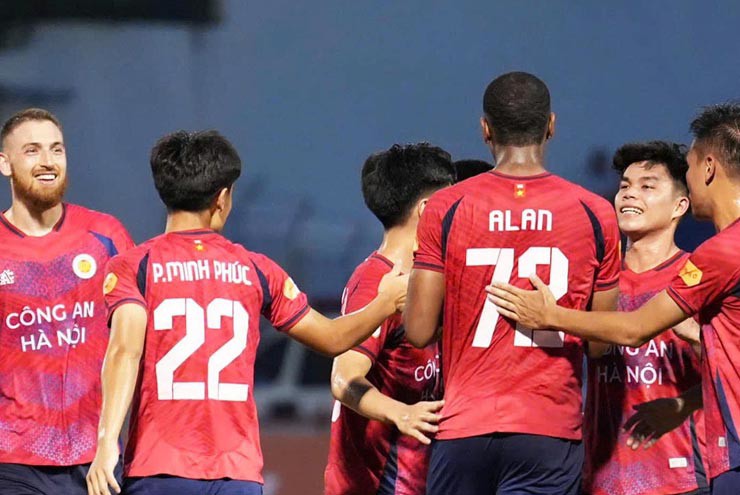 Công an Hà Nội thể hiện sức mạnh