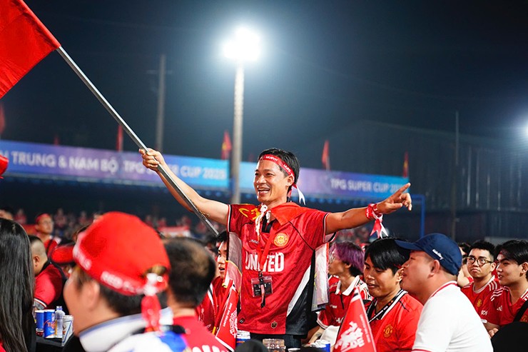 Tất cả đều chung tâm trạng háo hức và vững tin vào việc thầy trò HLV Ruben Amorim sẽ nâng cúp cũng như giành được tấm vé tham dự cúp C1 năm sau.