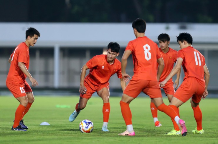 Theo kế hoạch, U23 Việt Nam có thêm một buổi tập nữa vào ngày 28/7, trước khi chính thức bước vào màn thư hùng với chủ nhà U23 Indonesia, tranh ngôi vô địch U23 Đông Nam Á 2025 vào 20h ngày 29/7 trên sân Bung Karno