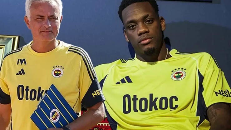HLV Mourinho đánh giá cao Jhon Duran