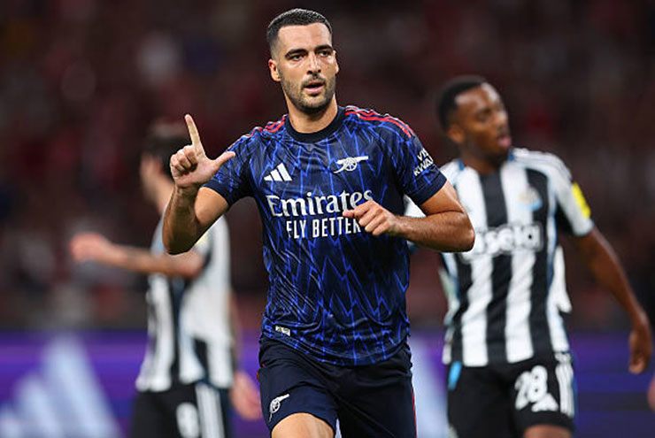 Merino châm ngòi cho màn ngược dòng hiệp 1 của Arsenal