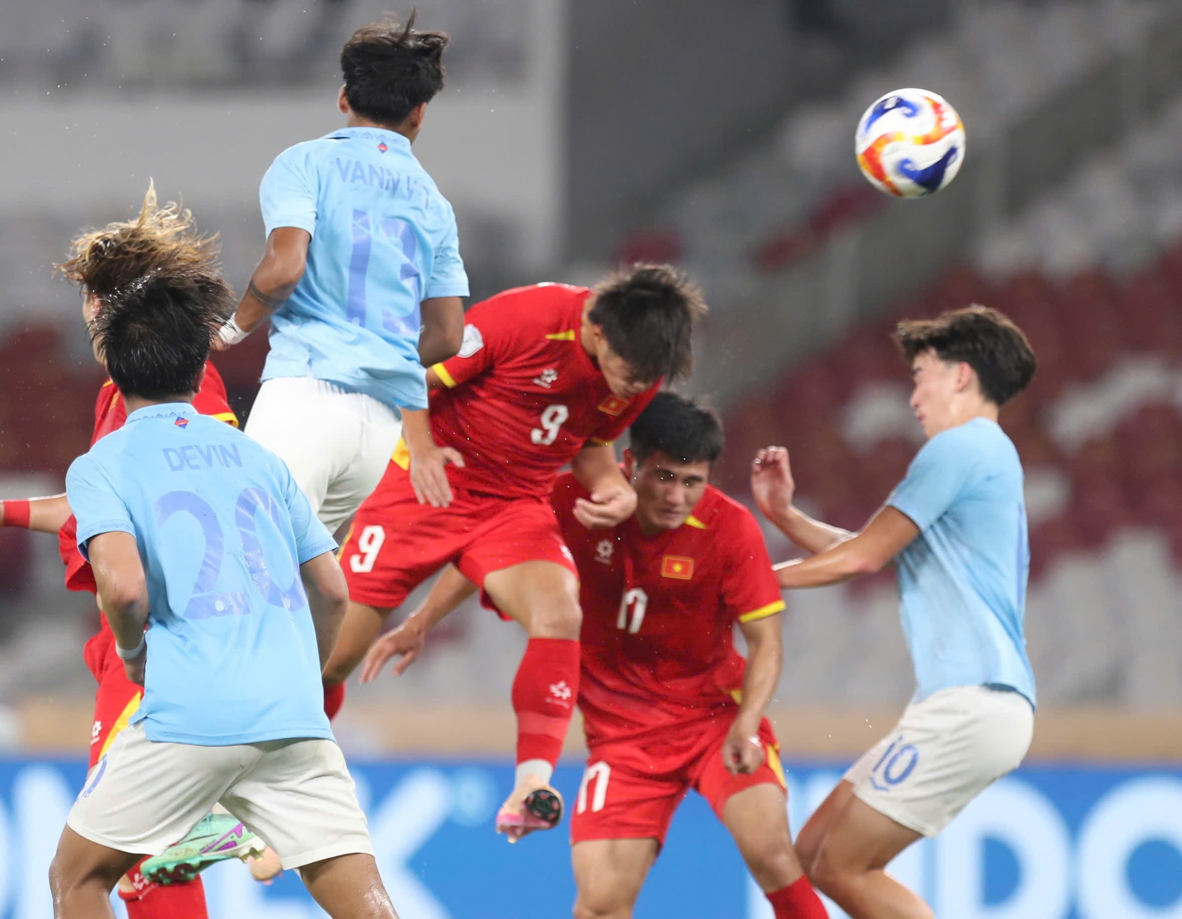 Bóng bổng đang là vũ khí chính của U23 Việt Nam