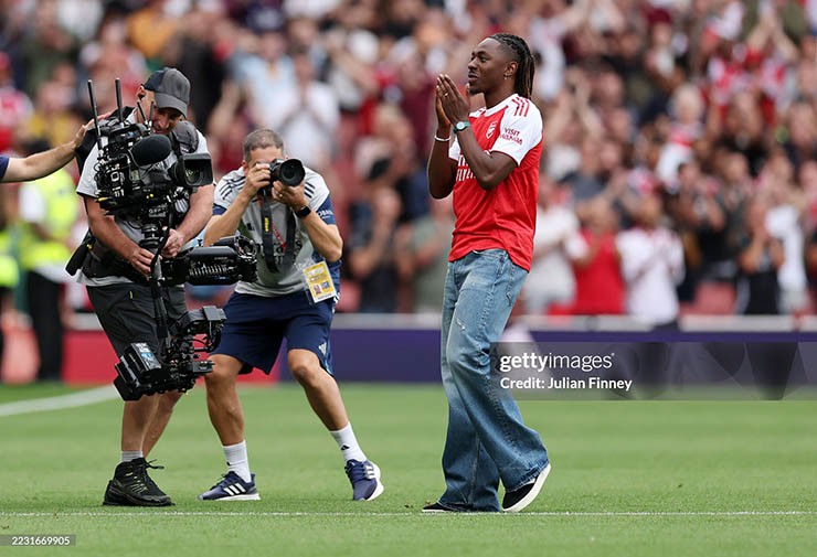 Arsenal ra mắt "bom tấn" Eze trị giá 67,5 triệu bảng, Tottenham ôm hận - 5