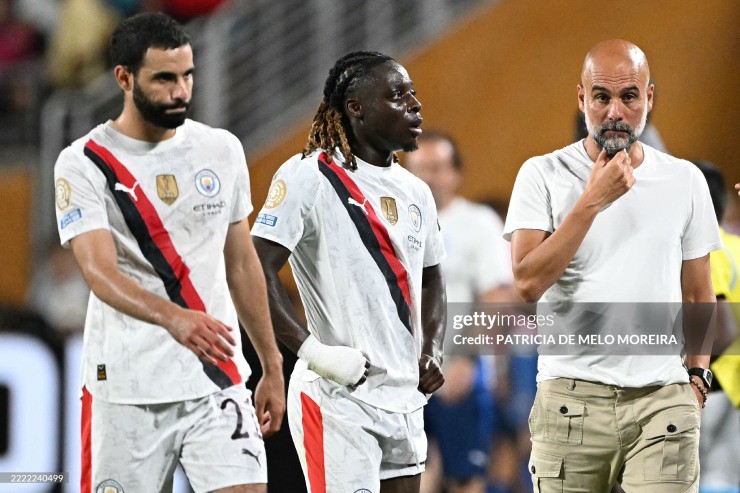 Man City lo ngại chuyện gia đình của Guardiola có thể ảnh hưởng tới quá trình chuẩn bị cho mùa giải mới