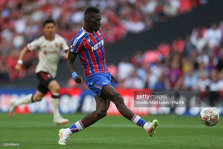 Ismaila Sarr cân bằng tỷ số 2-2 chi Crystal Palace phút 77, trước đó&nbsp;Frimpong nâng tỷ số 2-1 cho Liverpool ở phút 21 của hiệp 1.