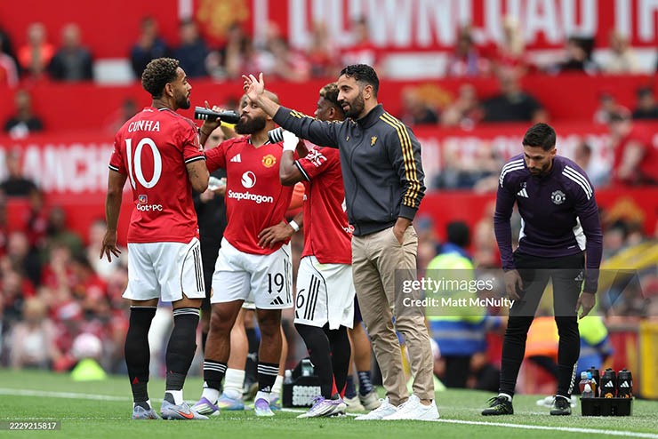 MU so tài Fiorentina: "Bom tấn" Mbeumo - Matheus Cunha thi đấu ra sao? - 13