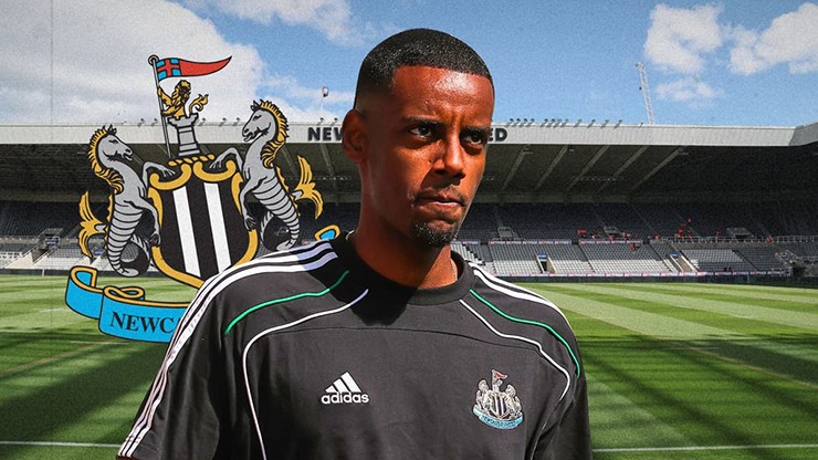 Isak hiện tại đang bị cách ly khỏi các đồng đội ở Newcastle