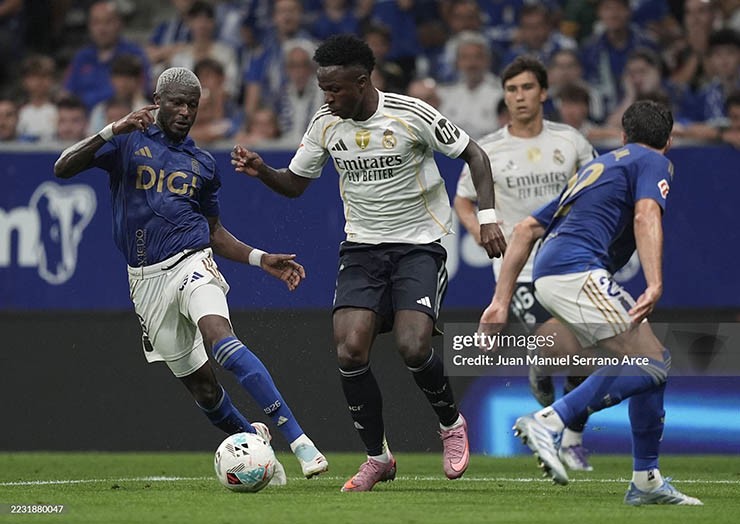 Vinicius để lại dấu ấn cá nhân trước Real Oviedo