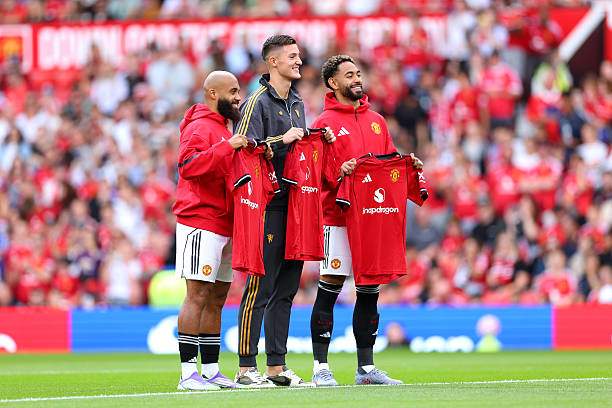 Benjamin Sesko chính thức gia nhập MU, ra mắt Old Trafford tối nay - 3
