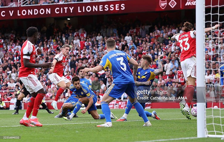 Gyokeres ghi bàn cho Arsenal sau pha solo ấn tượng