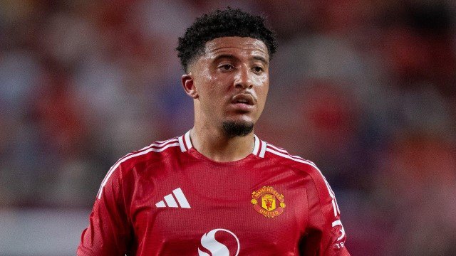 Mức lương cao khiến Sancho khó rời Man United