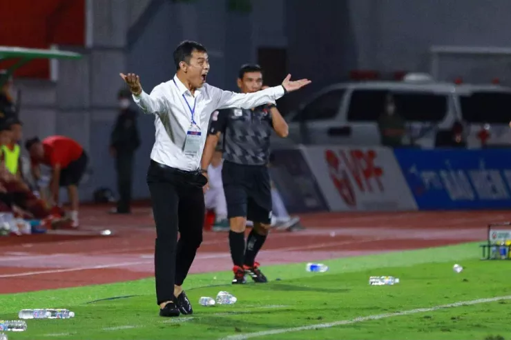 HLV Huy Hoàng sẽ dẫn dắt SL Nghệ An từ vòng 6 V-League. Ảnh: CCT.