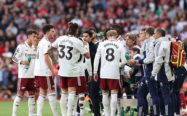 Arsenal bị chê chơi quá an toàn và thiếu sáng tạo