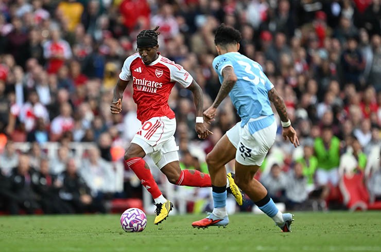 Madueke thi đấu nhiều trận đấu đã qua cùng Arsenal