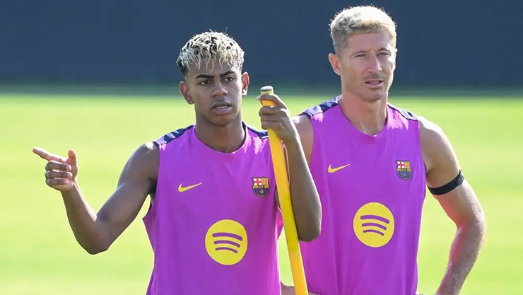 Lewandowski vẫn muốn tiếp tục ở lại&nbsp;Camp Nou cạnh tranh và cống hiến