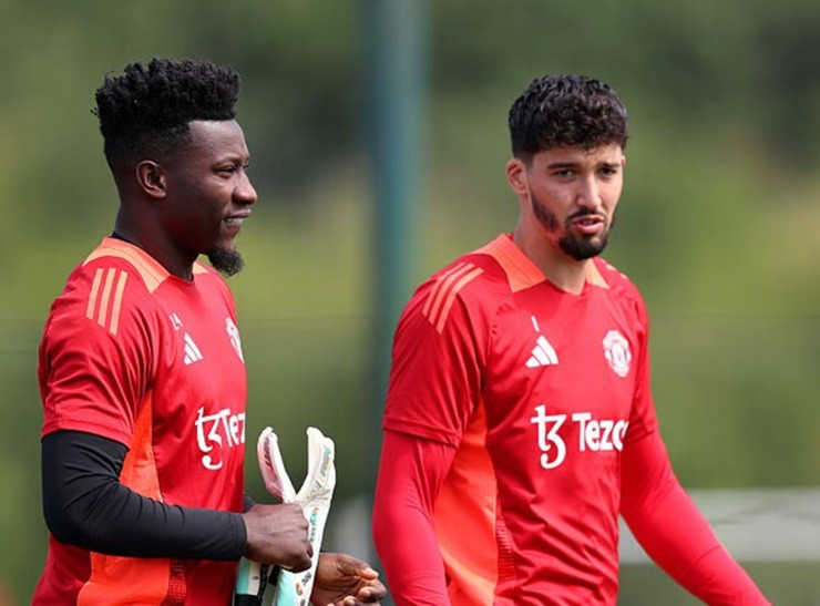 MU&nbsp;đang tìm cách đẩy đi hai thủ môn Onana và Bayindir