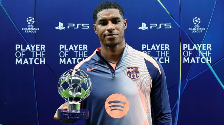 Rashford đang&nbsp;tận dụng cơ hội ghi điểm trong màu áo Barcelona