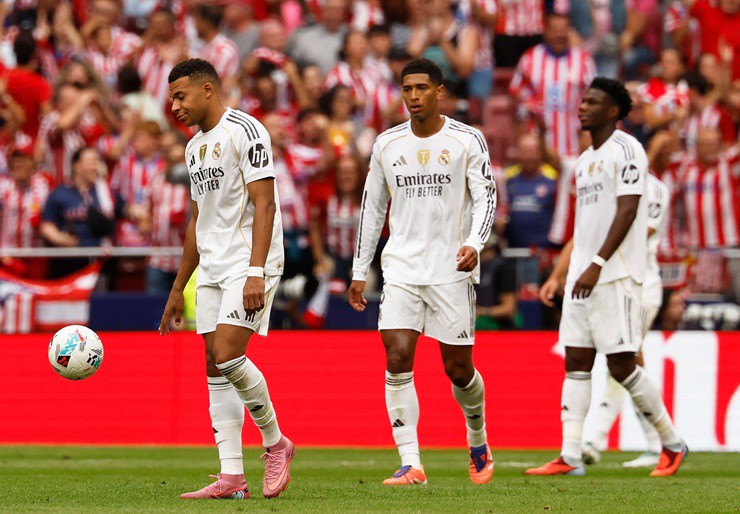 Việc Bellingham xuất phát ngay từ đầu trong trận derby Madrid là canh bạc thất bại