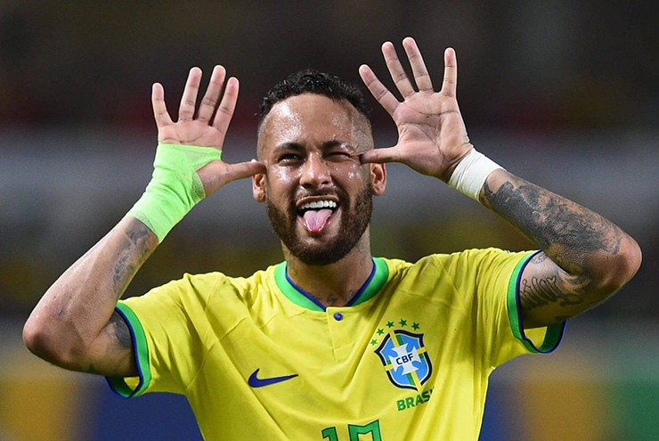 Ronaldo "béo"&nbsp;dành sự ủng hộ tuyệt đối cho Neymar