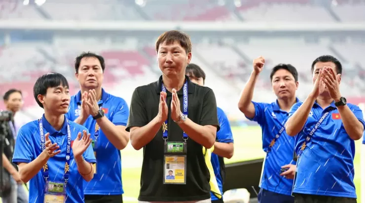 HLV Kim Sang-sik cùng các cộng sự đang chuẩn bị kỹ lưỡng cho các tuyển thủ trẻ Việt Nam góp mặt ở SEA Games 33 và đấu trường lớn châu Á. Ảnh: CCT.