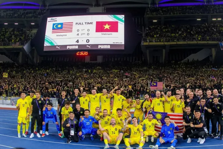 Có đến 7 cầu thủ nhập tịch bị cho là gian lận giấy tờ góp mặt trong đội hình Malaysia thắng khách Việt Nam 4-0 ở vòng loại Asian Cup 2027 vào ngày 10-6. Ảnh: CCT.