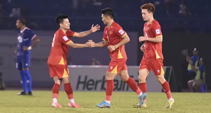 Các học trò HLV Kim Sang-sik vừa nỗ lực chạy đua với Malaysia vừa chờ phán quyết cuối cùng của FIFA về những vi phạm của đối thủ ở vòng loại Asian Cup 2027. Ảnh: CCT.