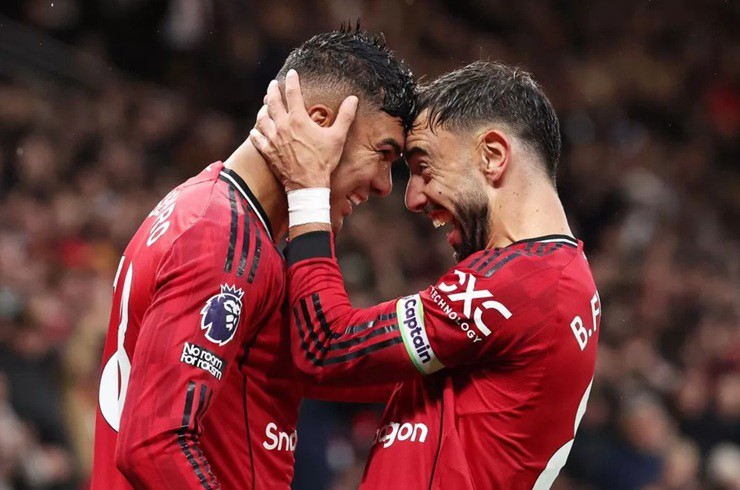 Casemiro và Bruno Fernandes không còn bị quá tải nơi&nbsp;tuyến giữa