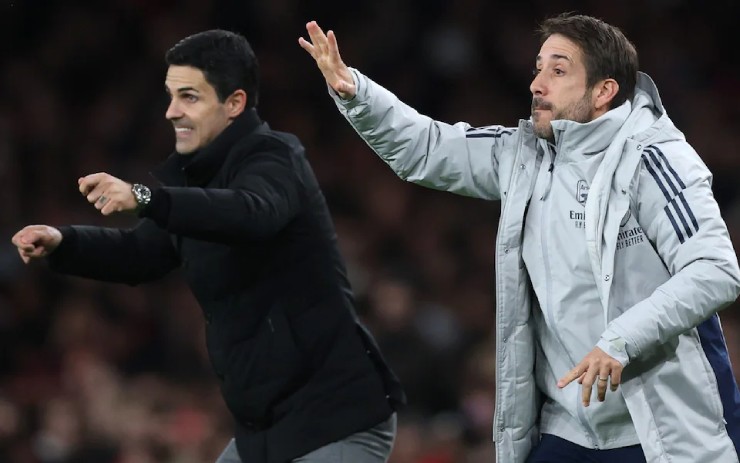 Nicolas Jover,&nbsp;HLV chuyên phụ trách tình huống cố định đang là "ngôi sao" ở Arsenal lẫn Ngoại hạng Anh