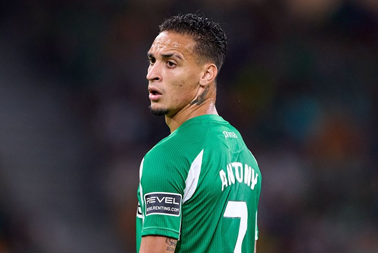 Antony từng&nbsp;bị HLV Ruben Amorim yêu cầu tập riêng,&nbsp;trước khi chuyển sang Real Betis
