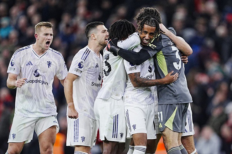 MU&nbsp;lần đầu ca khúc khải hoàn tại Anfield sau 9 năm