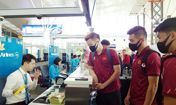 Theo kế hoạch, sau khi đặt chân đến Viêng Chăn và ổn định nơi lưu trú, các tuyển thủ Việt Nam&nbsp;được nghỉ ngơi hoàn toàn trong buổi chiều để hồi phục thể trạng.