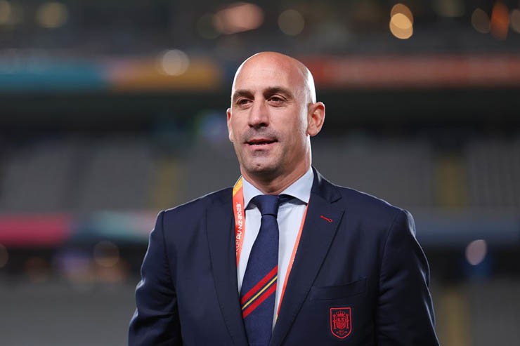 Luis Rubiales bị chỉ trích ở Tây Ban Nha