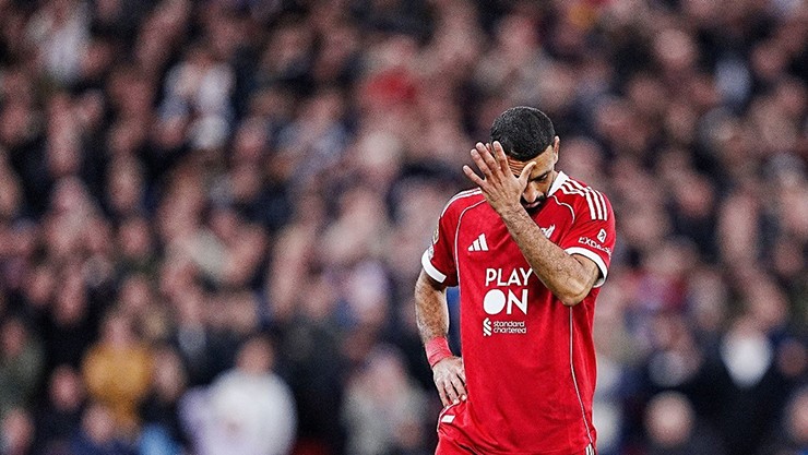 Phong độ của Mohamed Salah tụt dốc không phanh mùa giải 2025/26