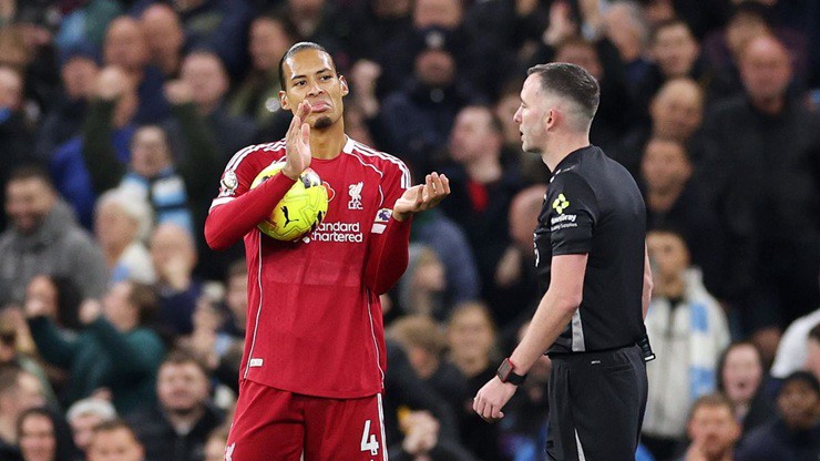 Liverpool khiếu nại bàn thắng không được công nhận trong trận thua Man City - 1