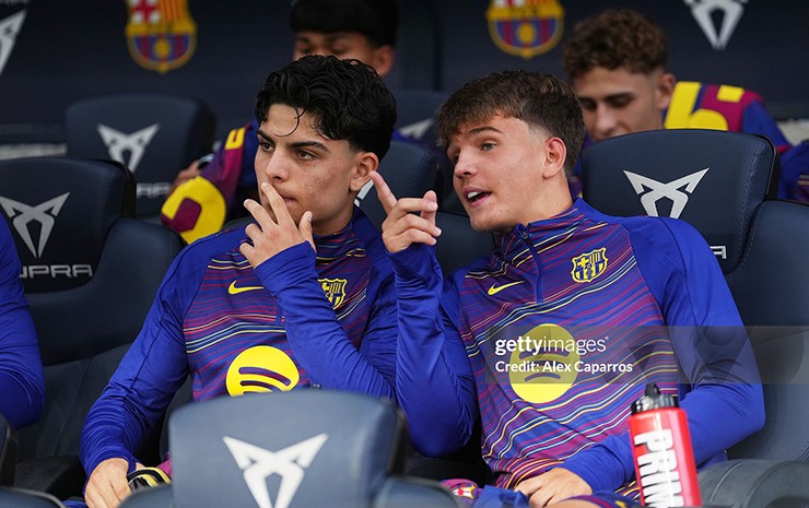 Juan Hernandez (bên phải) tài năng trẻ của&nbsp;Barcelona B đang được Real Madrid đặc biệt quan tâm
