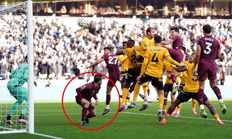 Mùa trước, Man City được công nhận bàn thắng vào lưới Wolves