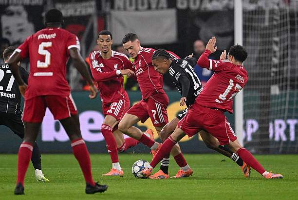 Liverpool đang pressing tốt trở lại sau những sự điều chỉnh nhân sự của Slot