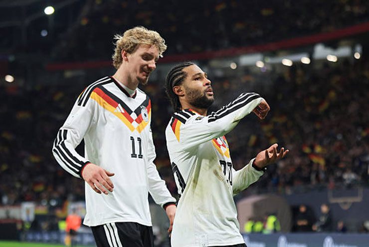 Woltemade và Gnabry mỗi người 1 bàn cho Đức ngay trong hiệp 1