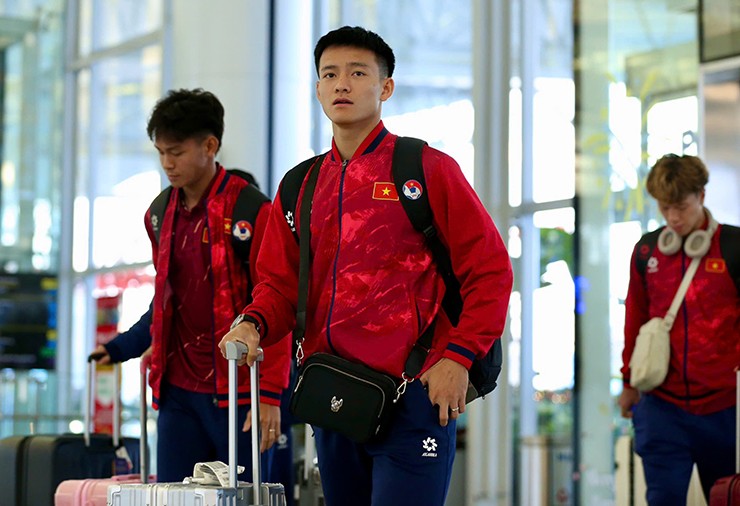 Đình Bắc lỡ hẹn trao giải Quả bóng vàng vì làm nhiệm vụ với U23 Việt Nam - 12