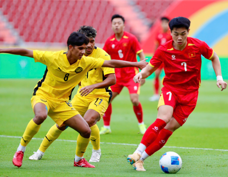 Đình Bắc đang trưởng thành hơn trong màu áo U22 Việt Nam (ảnh Hữu Phạm)