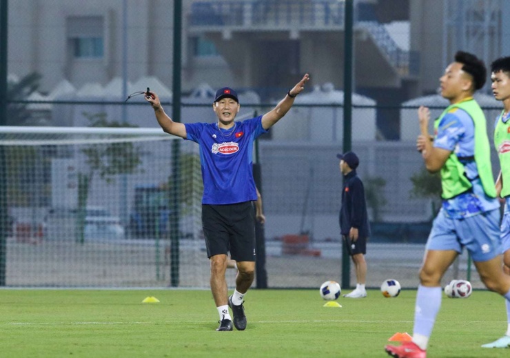 HLV Kim Sang-sik có dịp tốt để rà soát lực lượng và đấu pháp trước thềm VCK U23 châu Á 2026. Ảnh: VFF