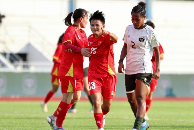 Bích Thùy mở tỉ số