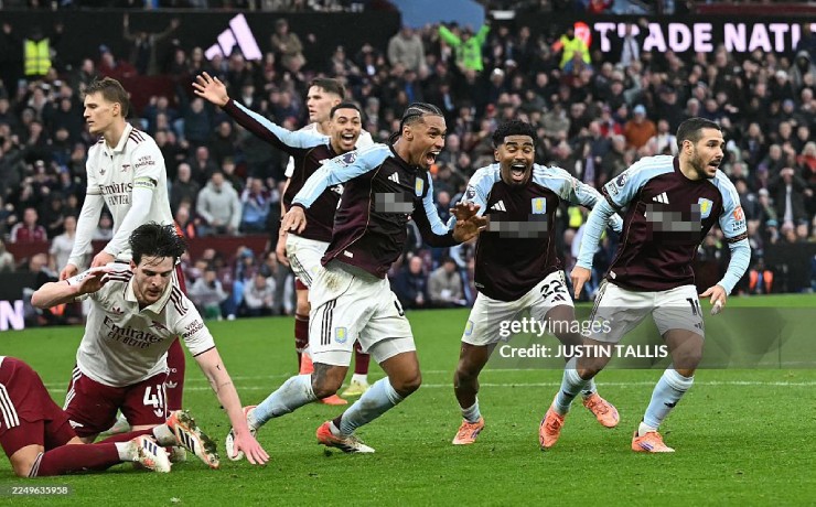 Aston Villa xuất sắc đánh bại&nbsp;Arsenal