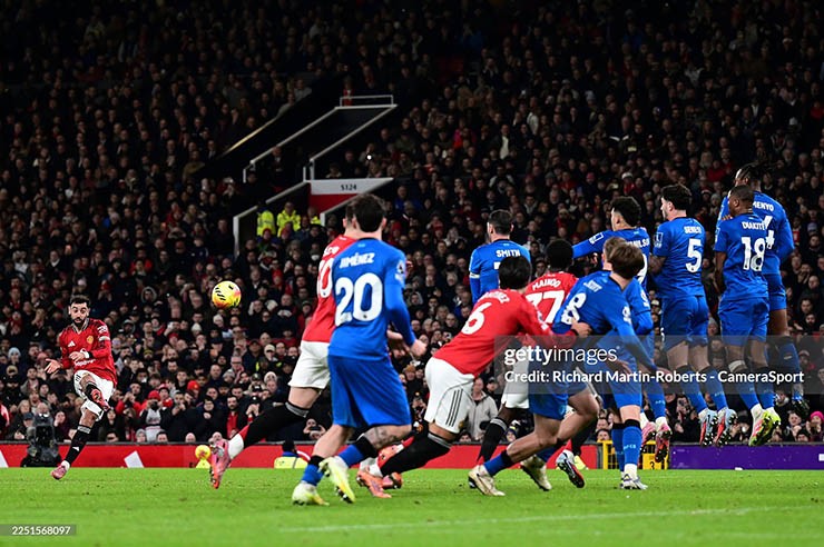MU rượt đuổi 8 bàn điên rồ với Bournemouth, đội trưởng Fernandes nổi giận - 5