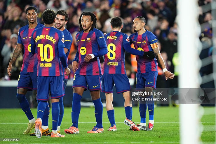 Barca khó nhọc hạ Osasuna