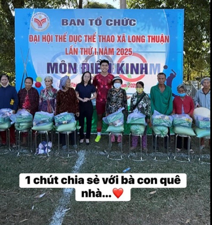 Người hùng U22 Việt Nam tặng HCV SEA Games cho vợ xinh, Đình Bắc được FIFA vinh danh - 4