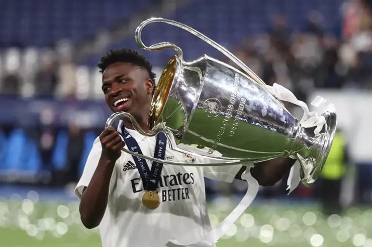 Đã đến lúc Real Madrid bán Vinicius?