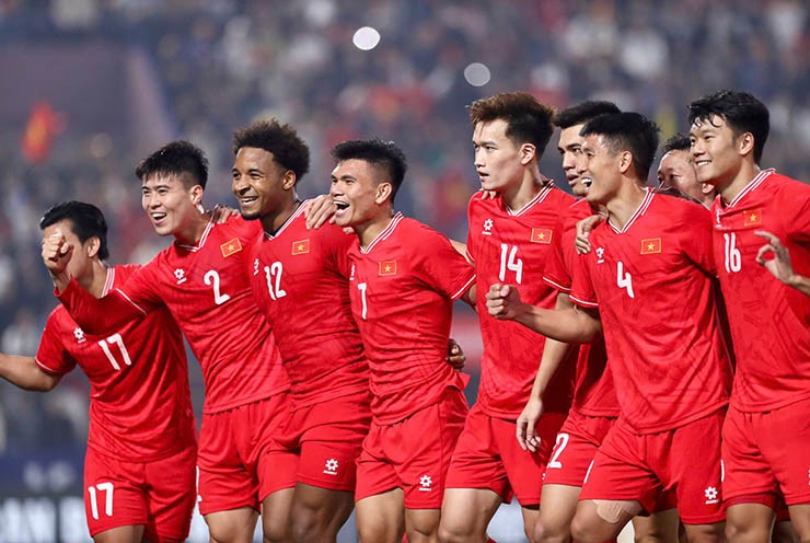 ĐT Việt Nam thăng tiến mạnh mẽ