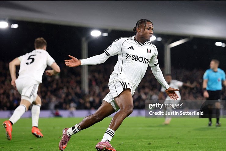 Chukwueze gieo rắc nỗi sợ tới&nbsp;Man City