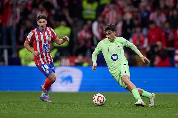 Pedri chơi cực kỳ hay trong cả 4 trận gặp Atletico mùa trước